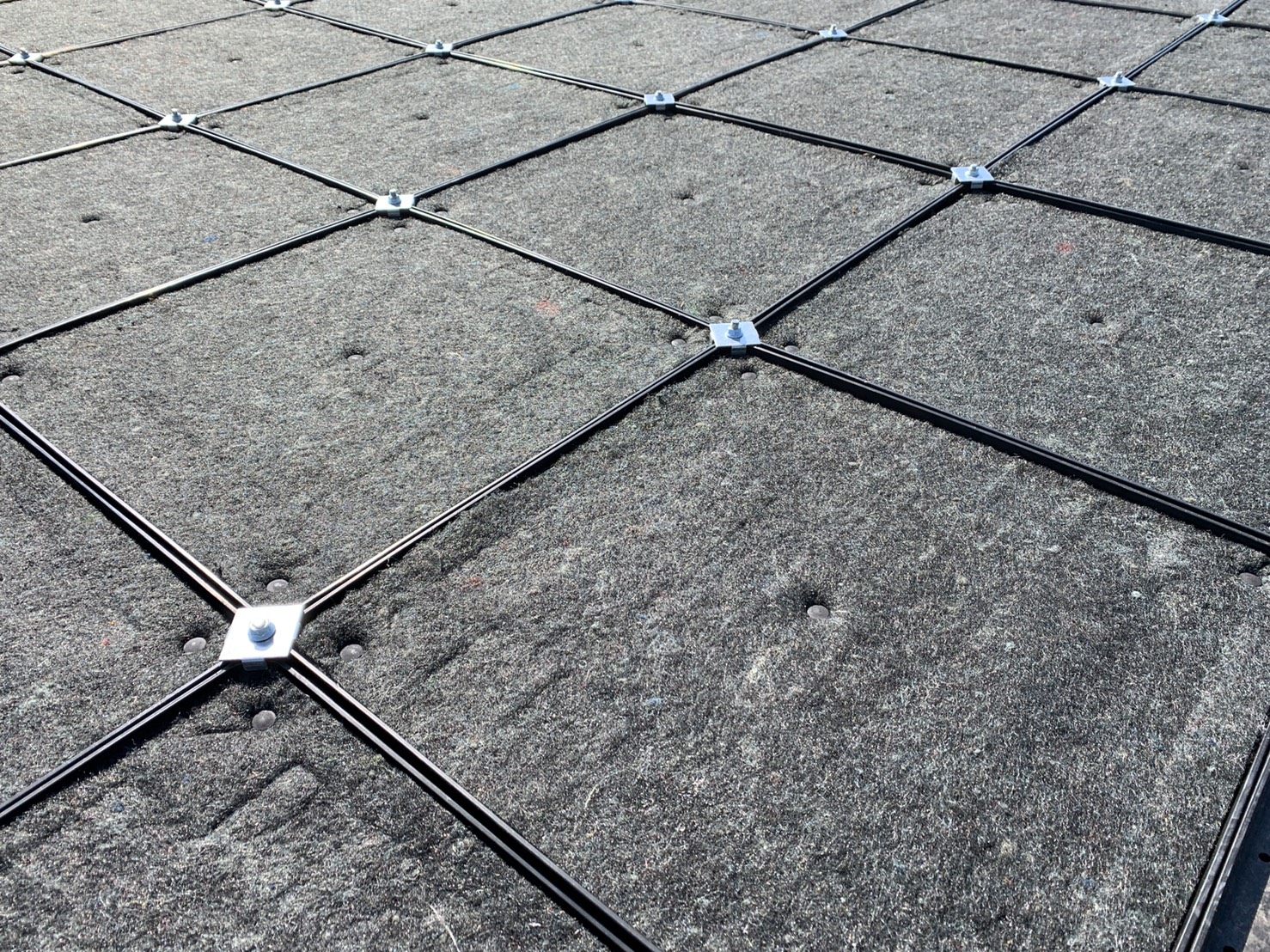 工場の暑さ対策や熱中症対策に金属・折板屋根専用遮熱パネル「ぴたっとECOパネル」_エコノミーα
